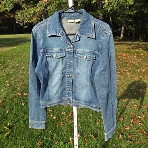 Rubbish from Nordstrom Distressed Denim Jean Jacket Stretch size Medium